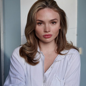 Natalie Alyn Lind Biography